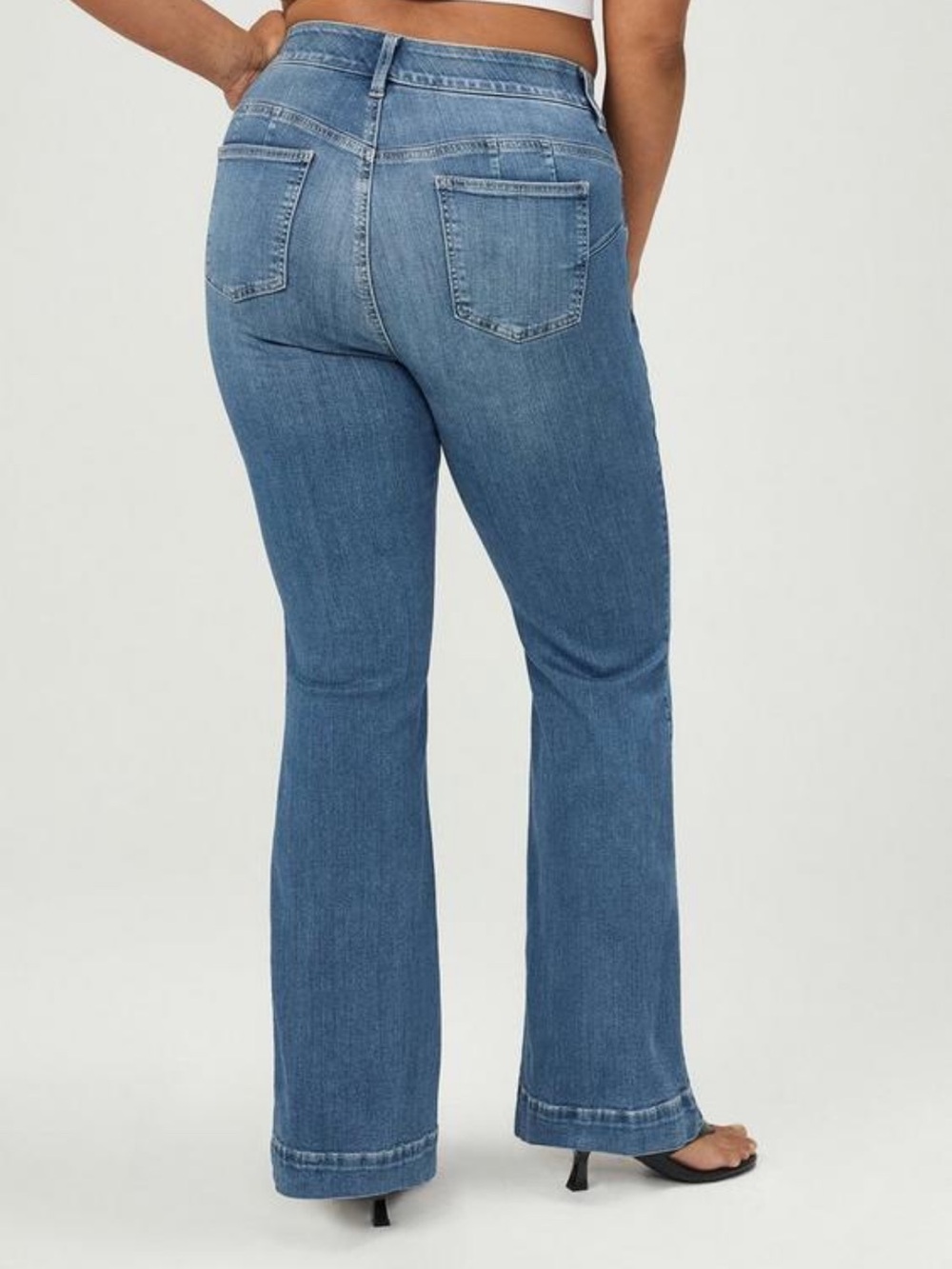 Torrid bombshell flared jeans - Picture 4 of 13